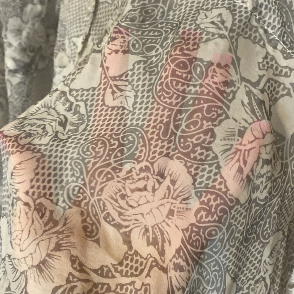 4 Love and Liberty 100% Silk Embroidered Top - Picture 4 of 6